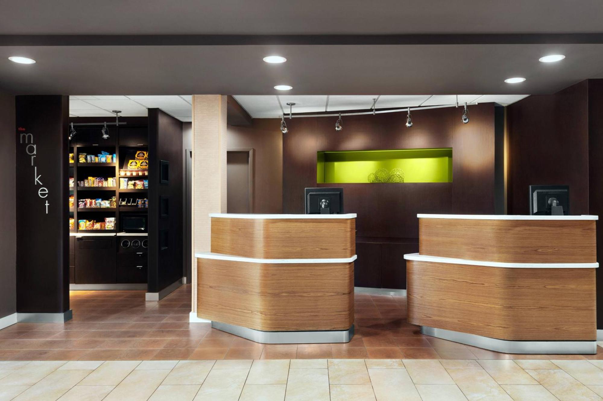 Courtyard By Marriott Tulsa Central Екстер'єр фото