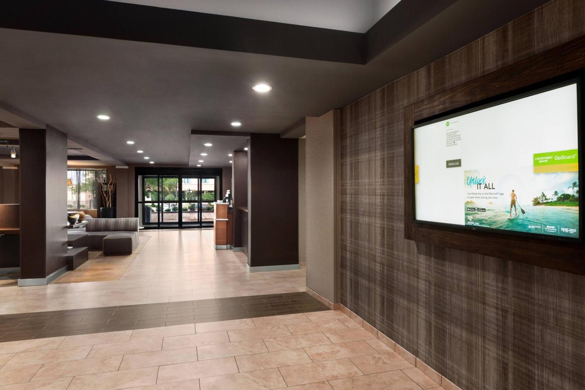 Courtyard By Marriott Tulsa Central Екстер'єр фото