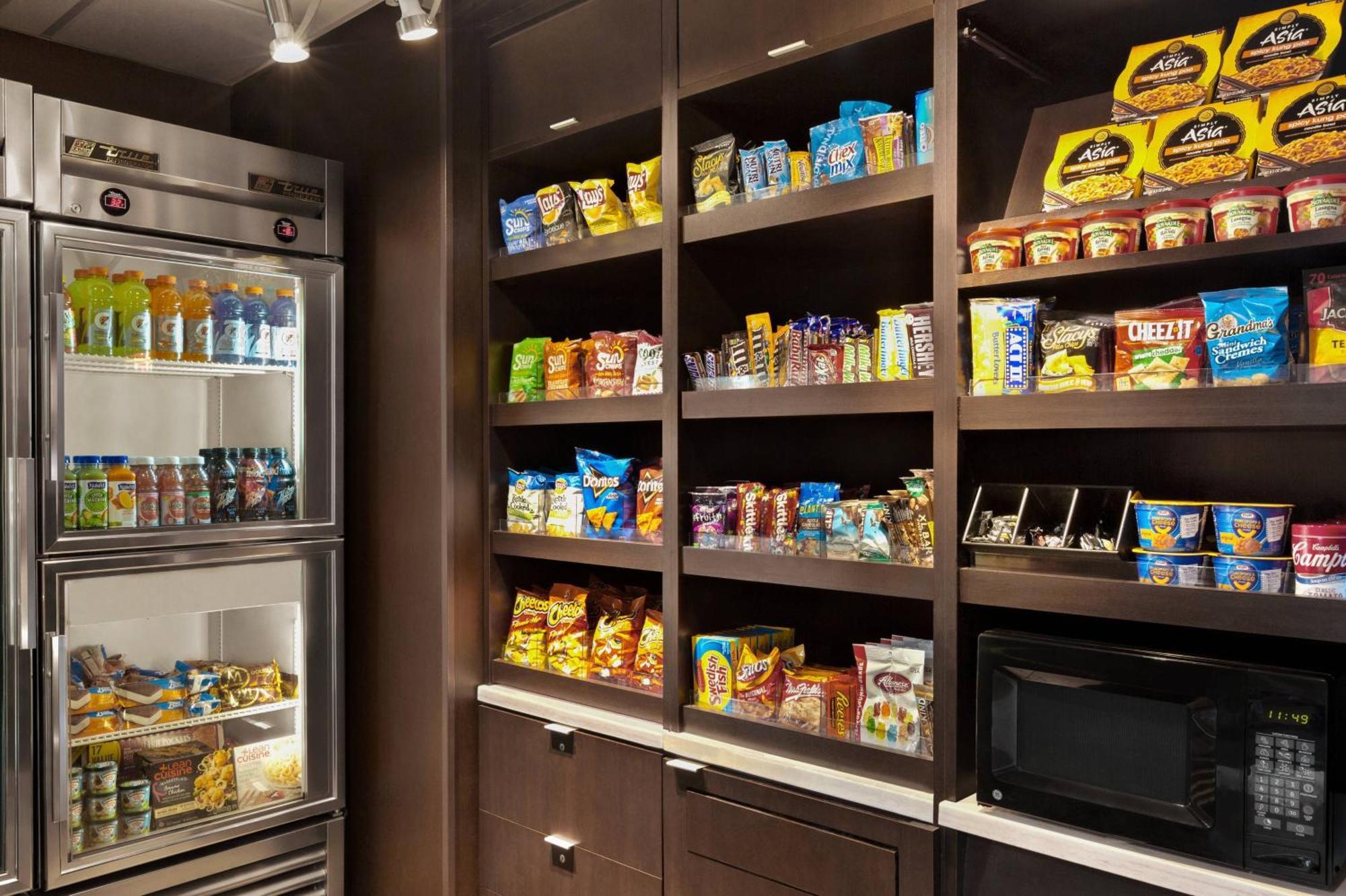 Courtyard By Marriott Tulsa Central Екстер'єр фото