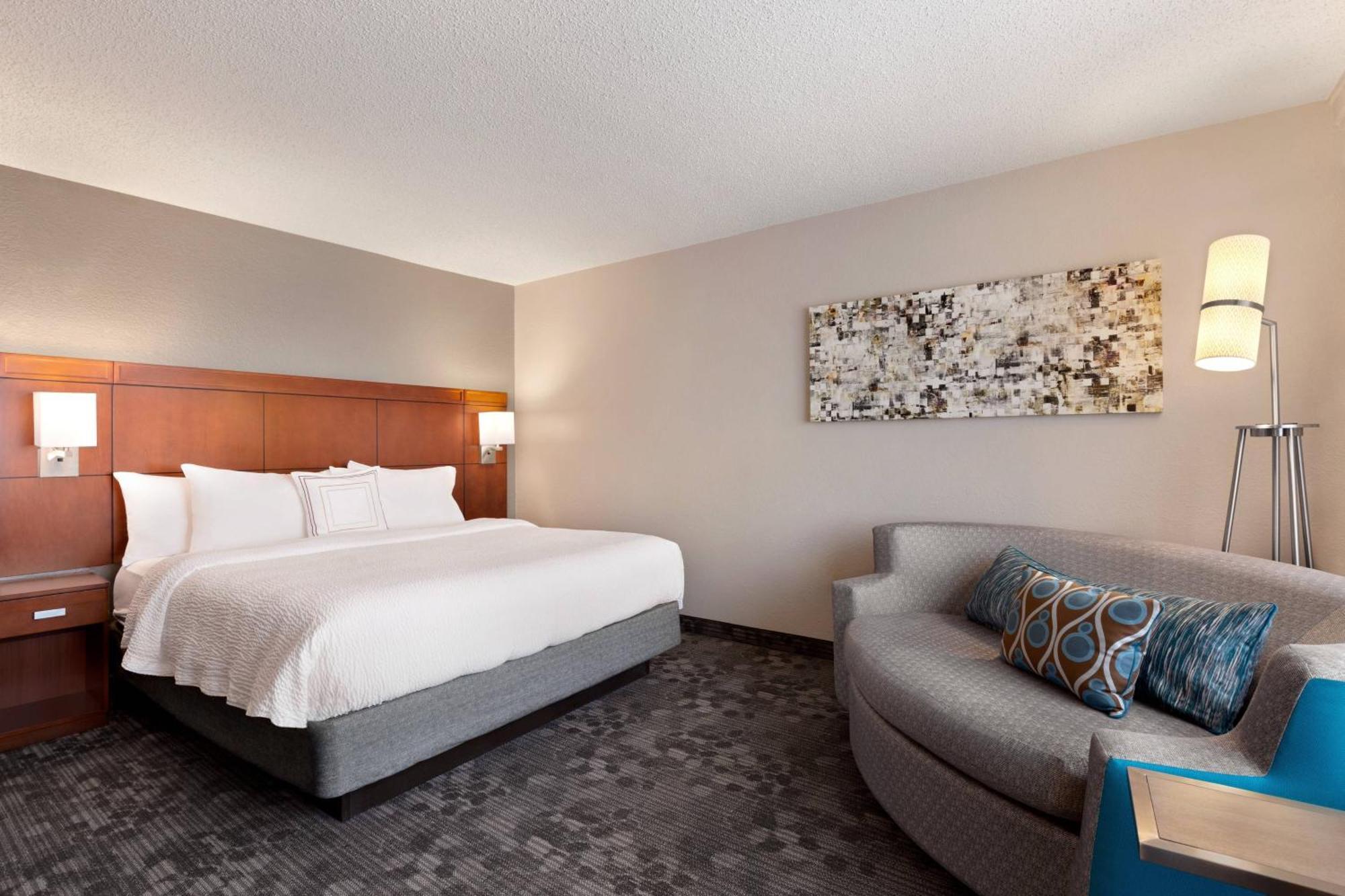 Courtyard By Marriott Tulsa Central Екстер'єр фото